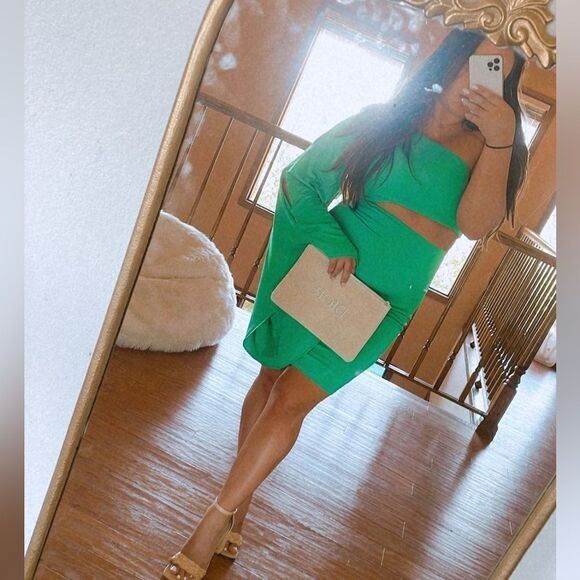 Green one shoulder dress - Picture 3 of 8